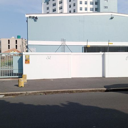 Beach Front Property ストランド エクステリア 写真