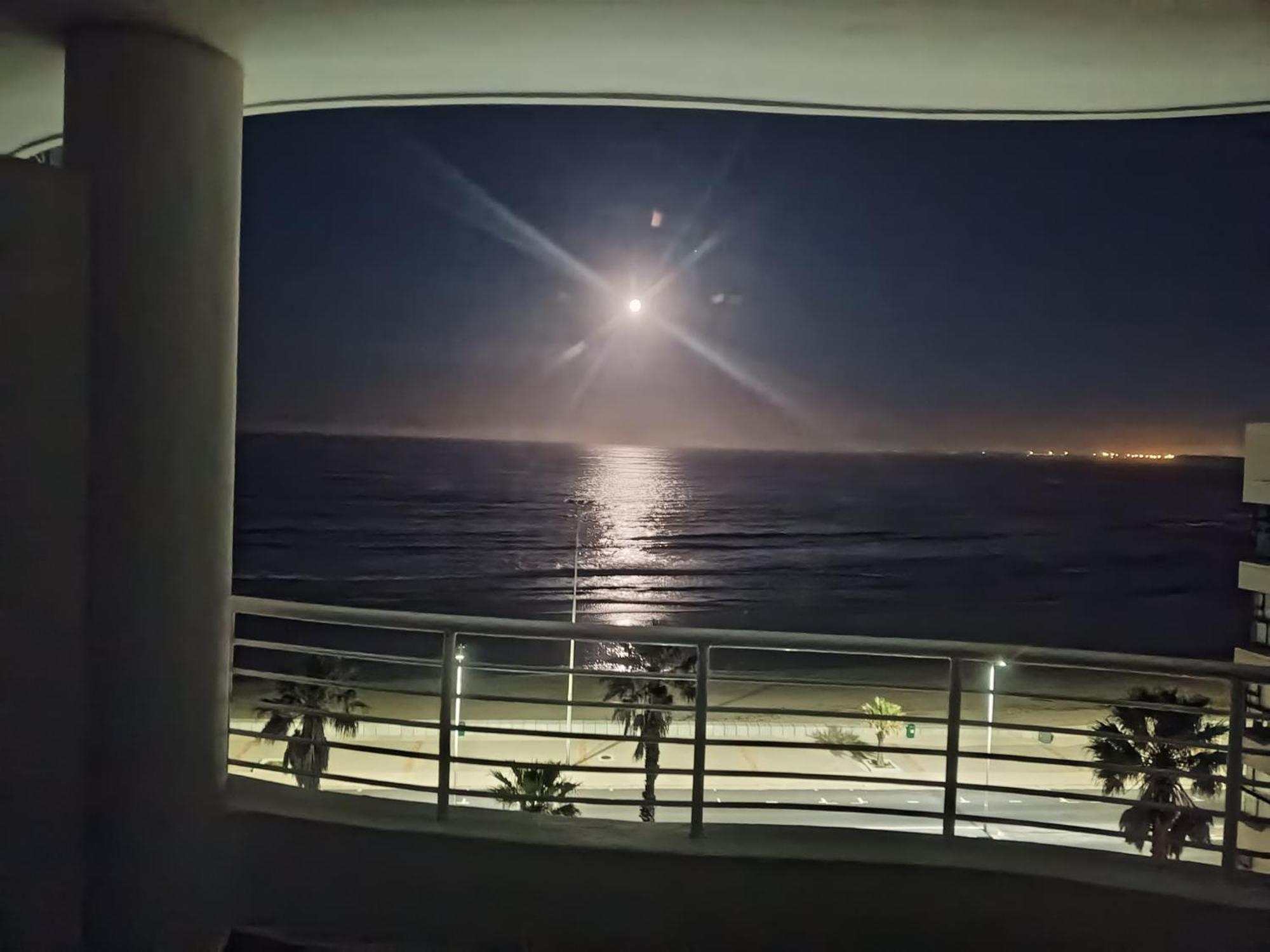Beach Front Property ストランド エクステリア 写真